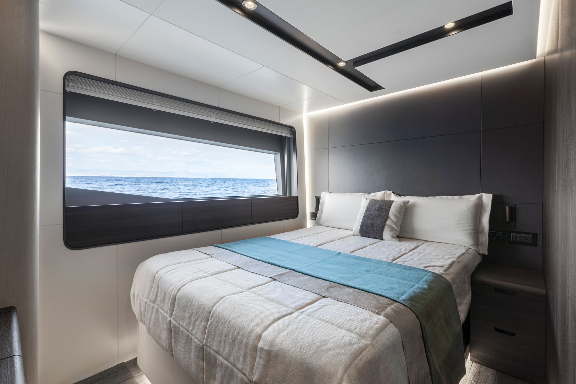 AS8 82' FT Yacht
