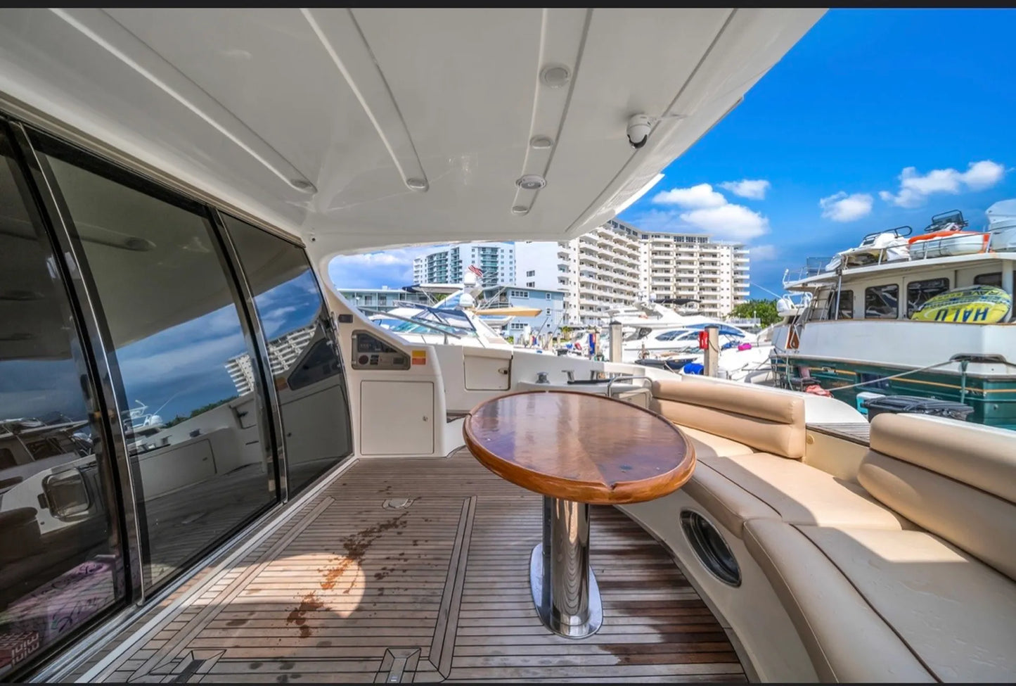70’ Ft Miami Sealine Yacht